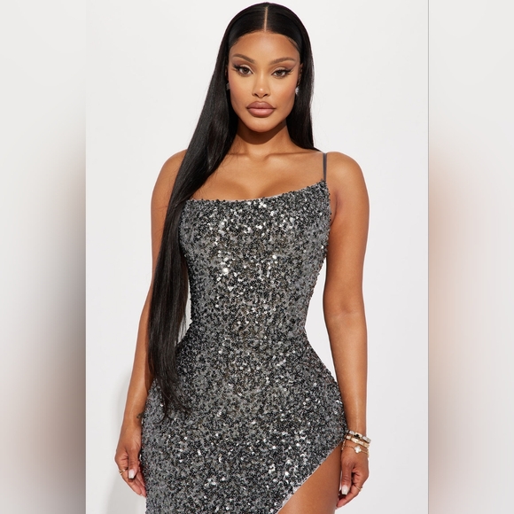 Silver shimmering sequins high split dress - Picture 4 of 4
